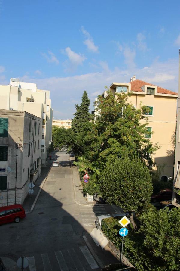 Apartment Dolea Split Bagian luar foto