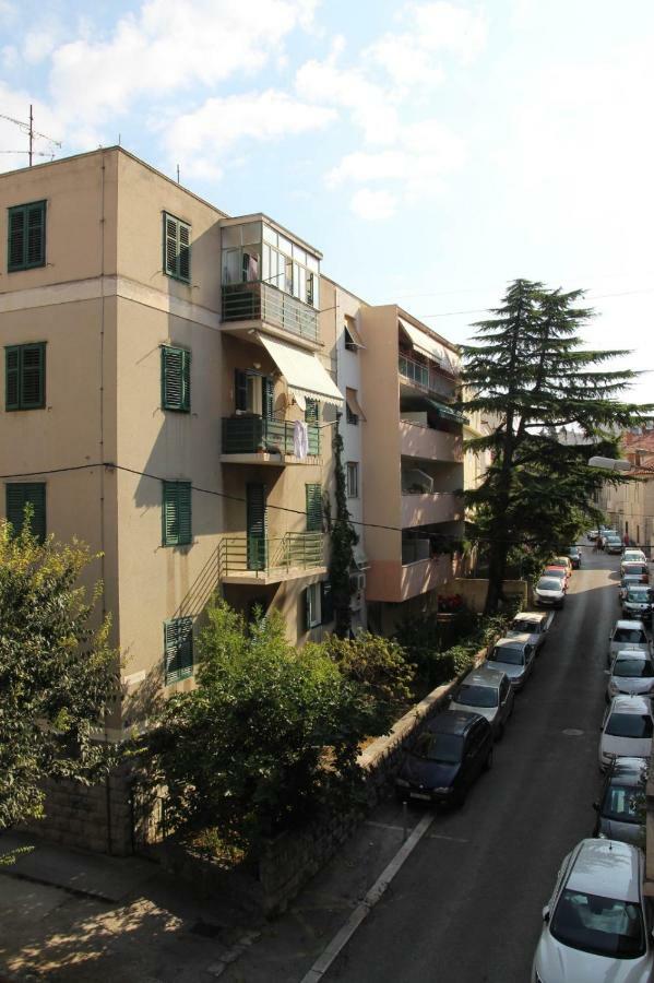 Apartment Dolea Split Bagian luar foto